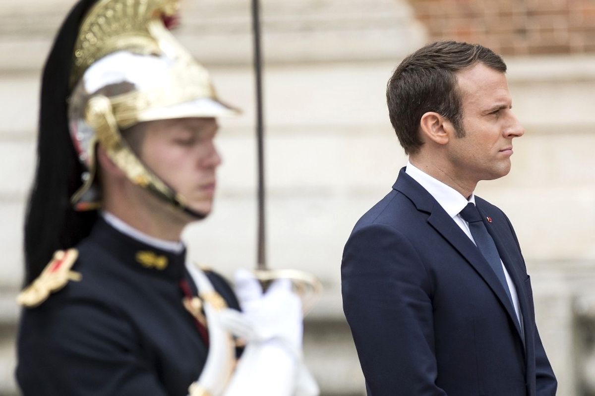 Fransız Cumhurbaşkanı Macron, Putin\'i Ağırlıyor