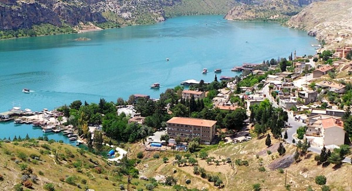 Halfeti\'nin Siyah Gülü