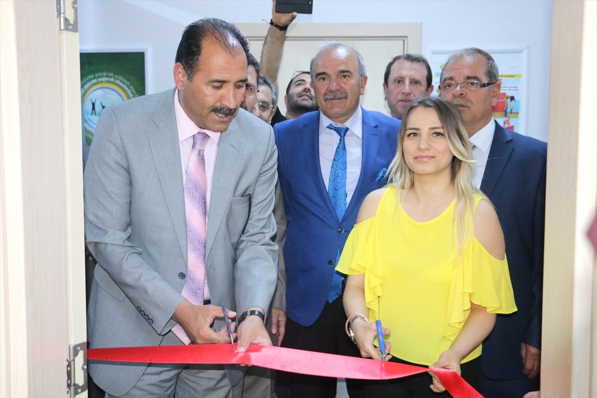Harçlıklarıyla Kütüphane Yaptı