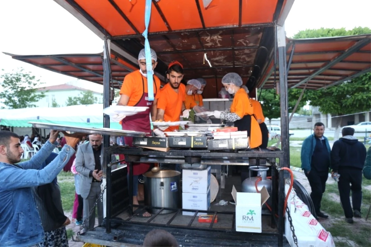 Iğdır Belediyesi Ramazan Çadırı Kurdu