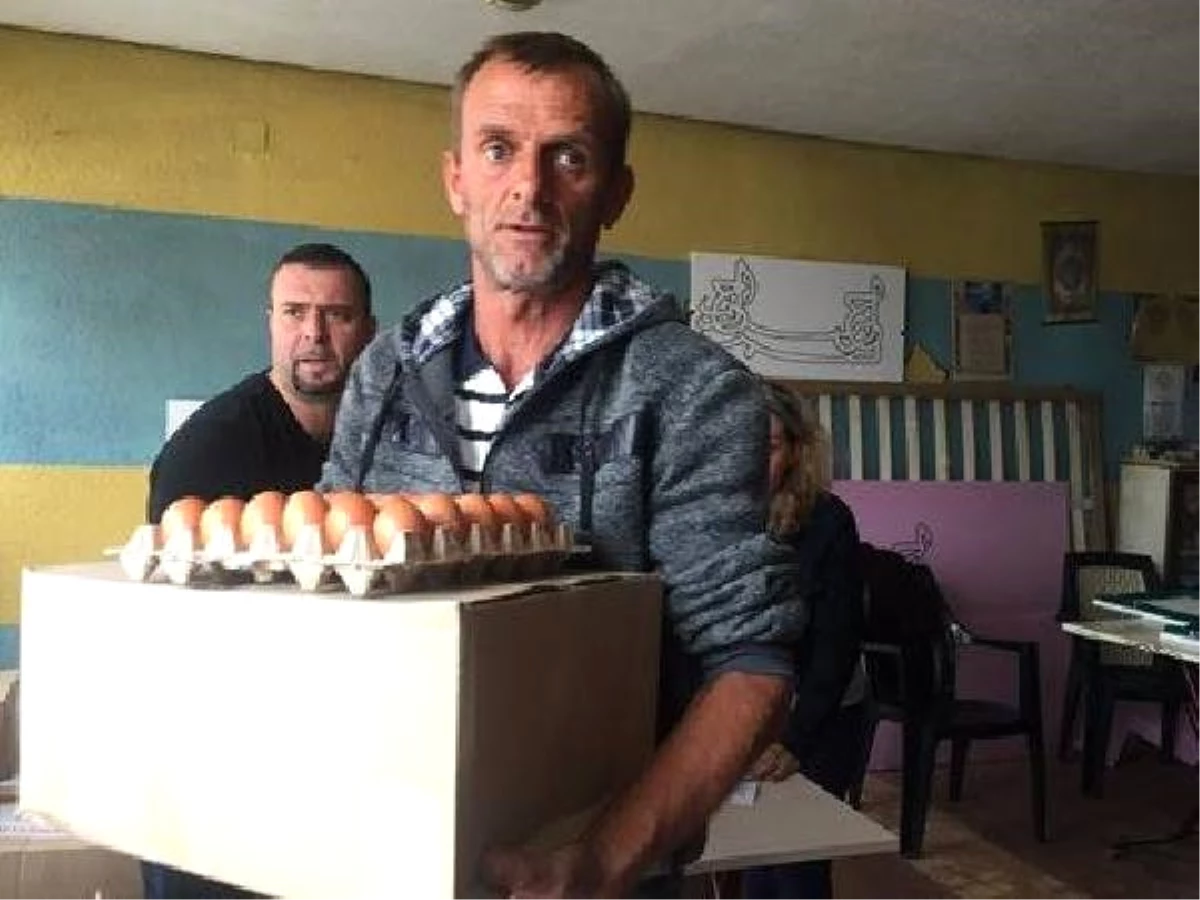 İhh, Kosova\'da Gaziler Derneği\'ne Yardım Paketleri Dağıttı
