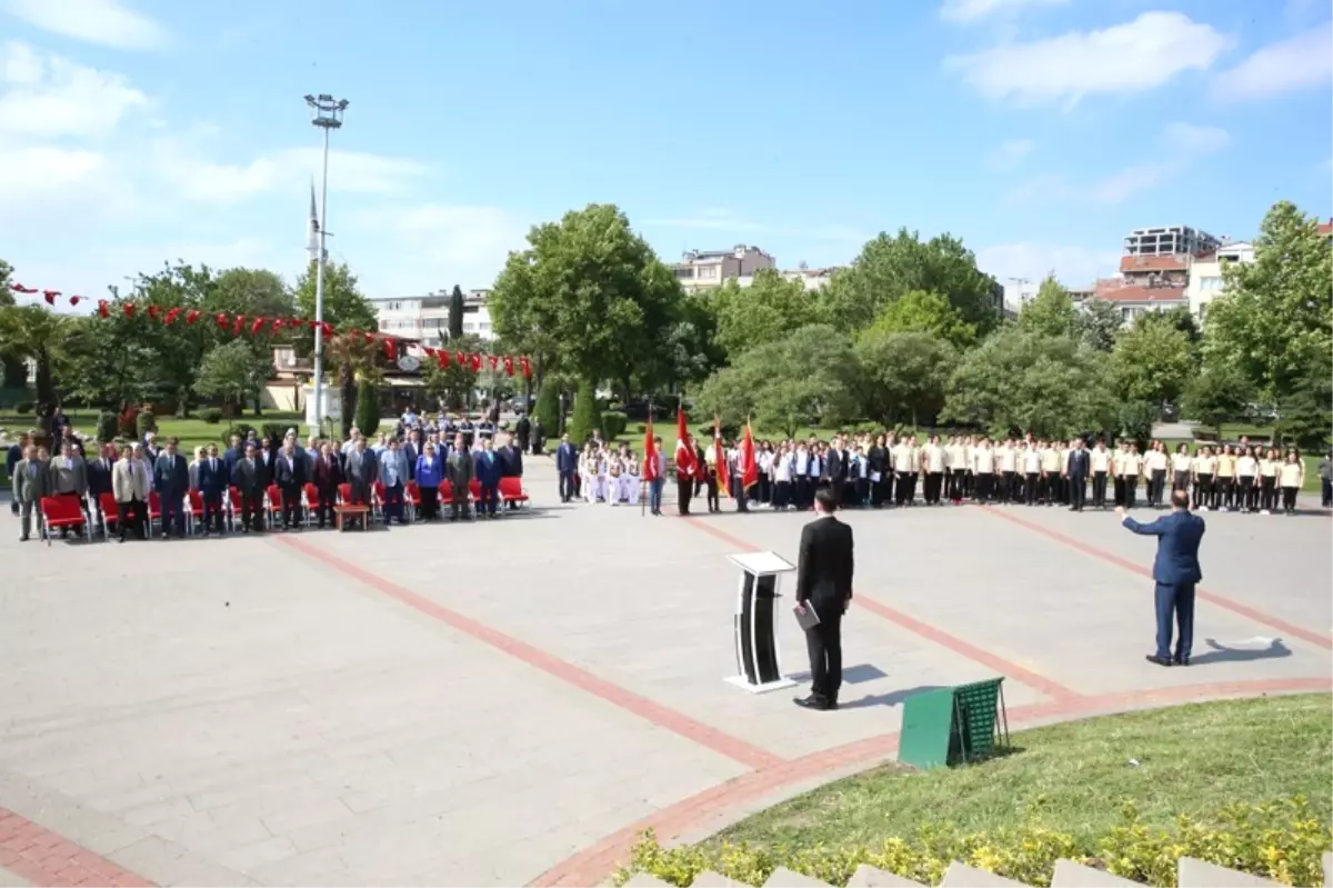 İstanbul\'un Fethi Bayrampaşa\'da Törenle Kutlandı