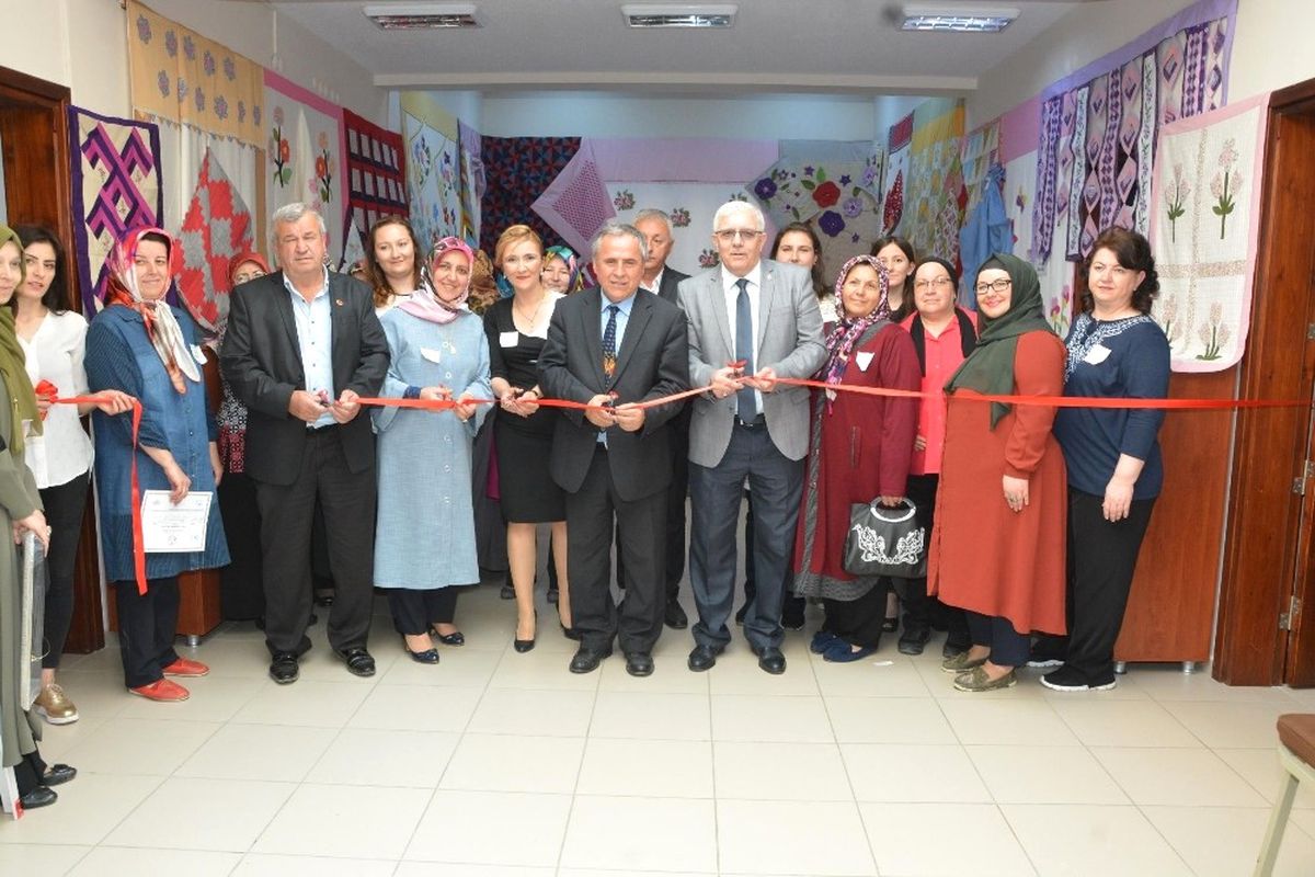 İzmek Kurslarının Yılsonu Etkinlikleri Sona Erdi