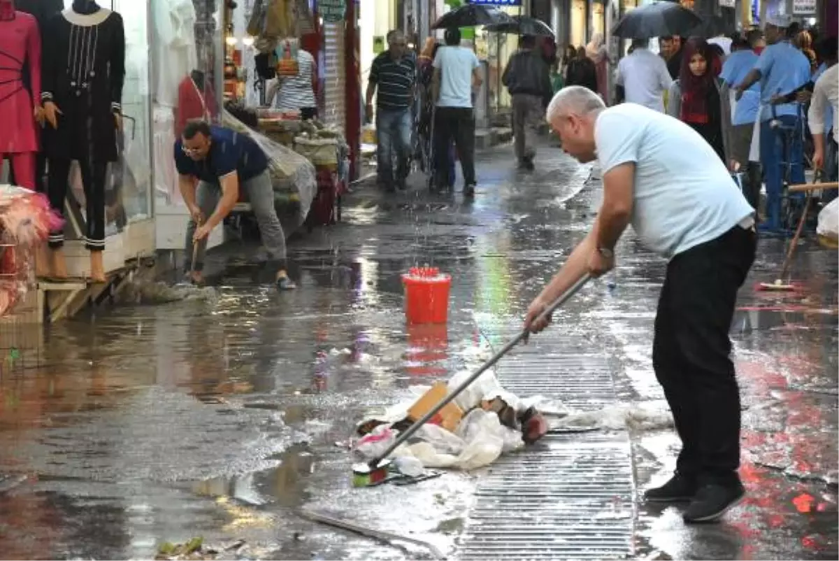 İzmir\'i Yağmur Vurdu