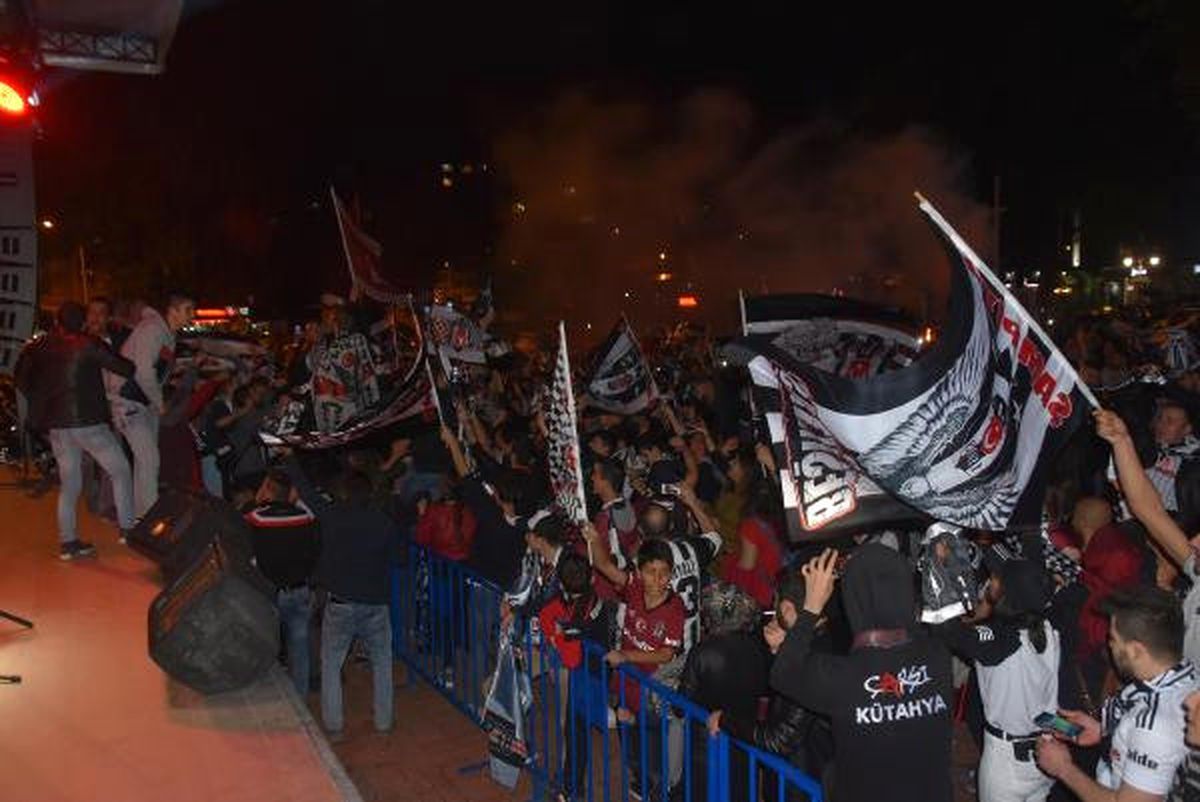 Kütahya\'da Beşiktaş Coşkusu