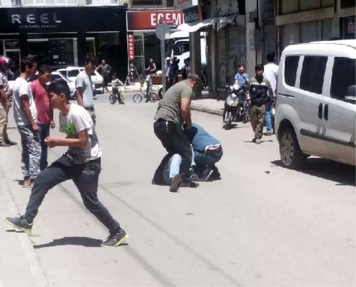 Polisi Bıçaklayan Şüpheli Tutuklandı