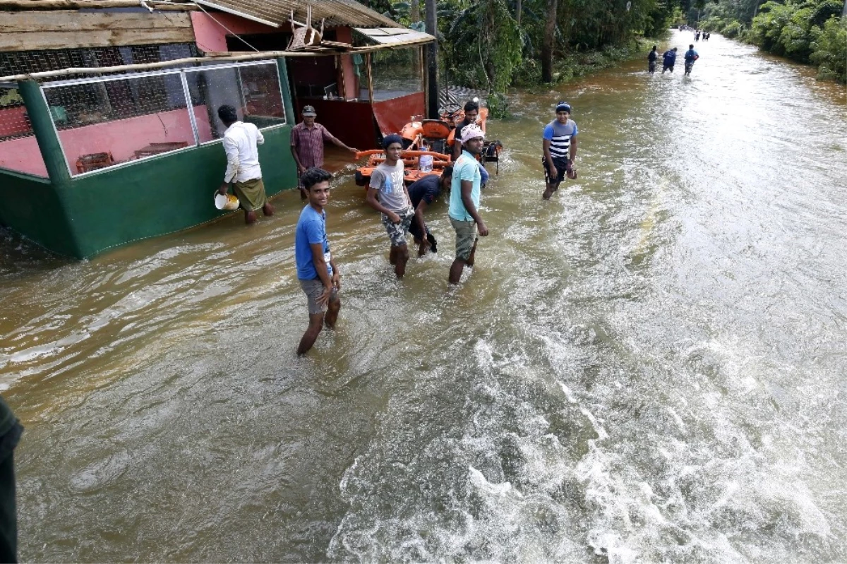 Sri Lanka ve Doğu Hindistan\'da Sel