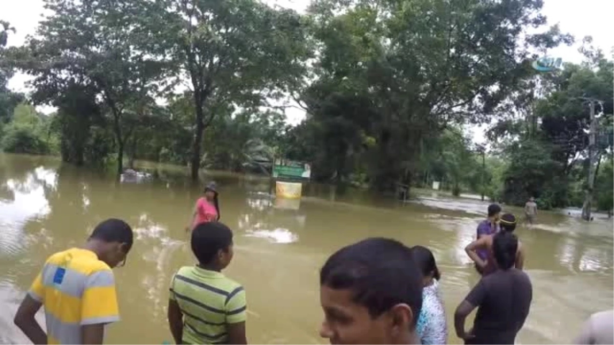Sri Lanka ve Doğu Hindistan\'da Sel- Ölenlerin Sayısı 200\'e Yaklaştı