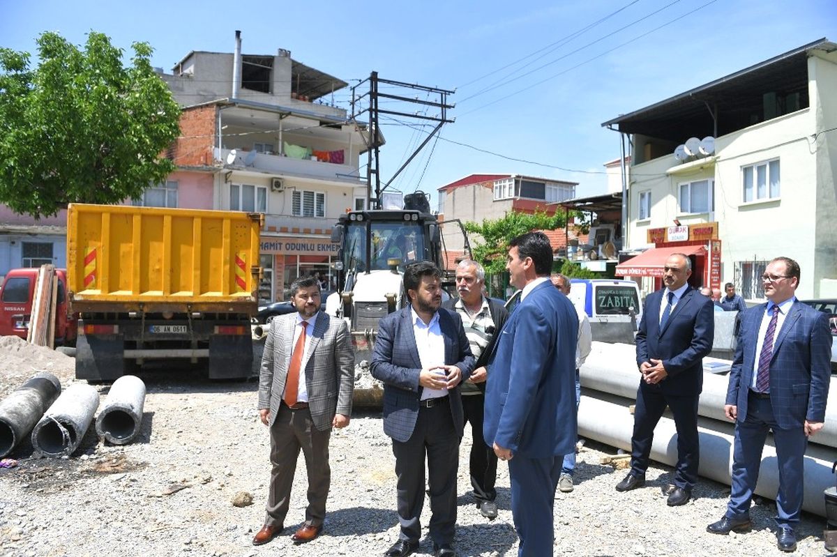 Osmangazi Belediyesi Bin 500 Metrekarelik Alana Meydan İnşa Ediyor