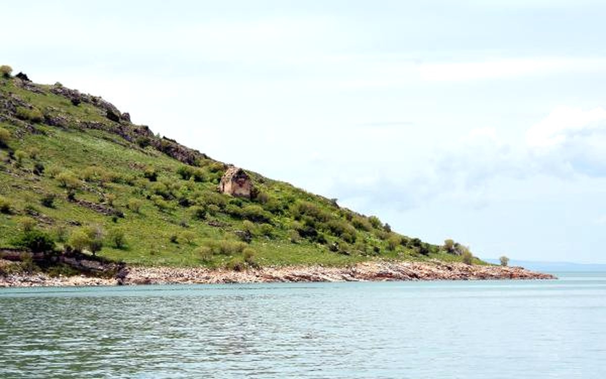 Van Gölü\'nün Saklı Cennetleri Turist Bekliyor