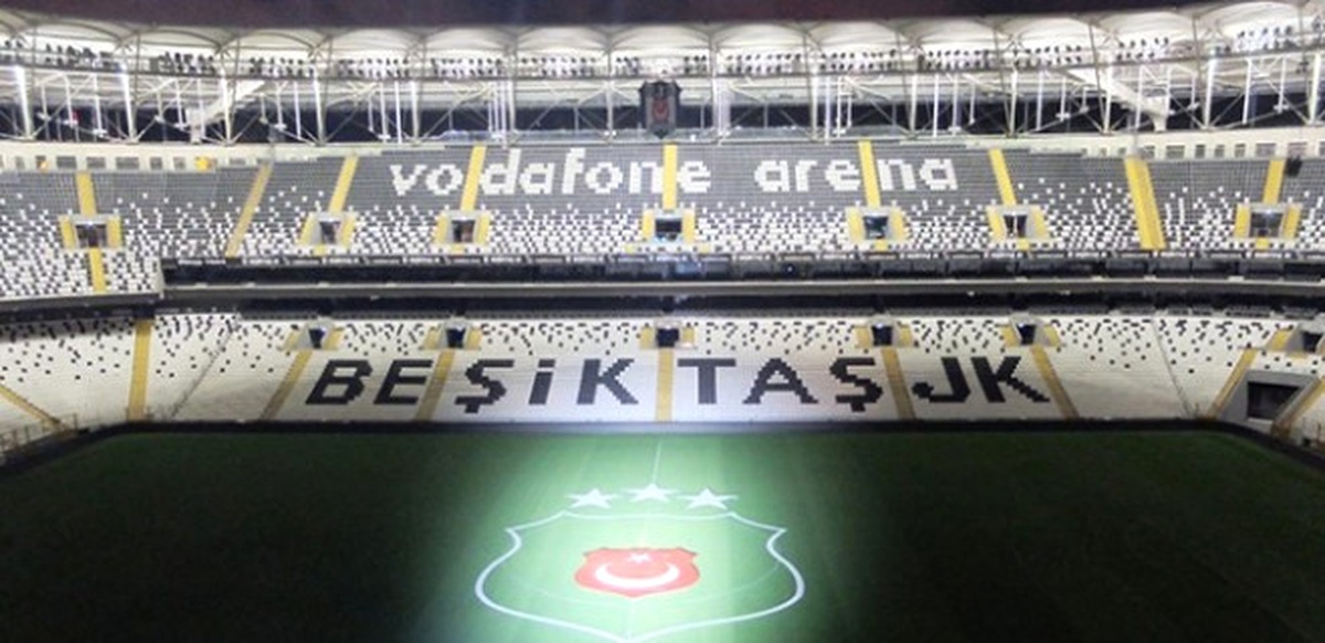 Vodafone Stadyumu, 3 Yıldızlı Bayraklarla Donatıldı