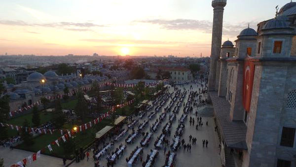 15 Bin Kişinin Buluştuğu İftar Havadan Böyle Görüntülendi