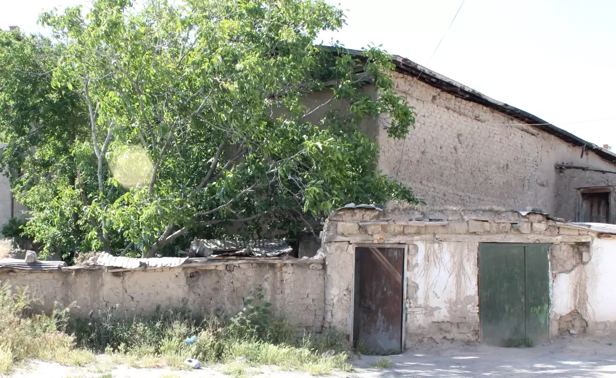 Elazığlı İki Kardeş, Annelerinin Cesediyle 15 Gün Aynı Evde Yaşadı!