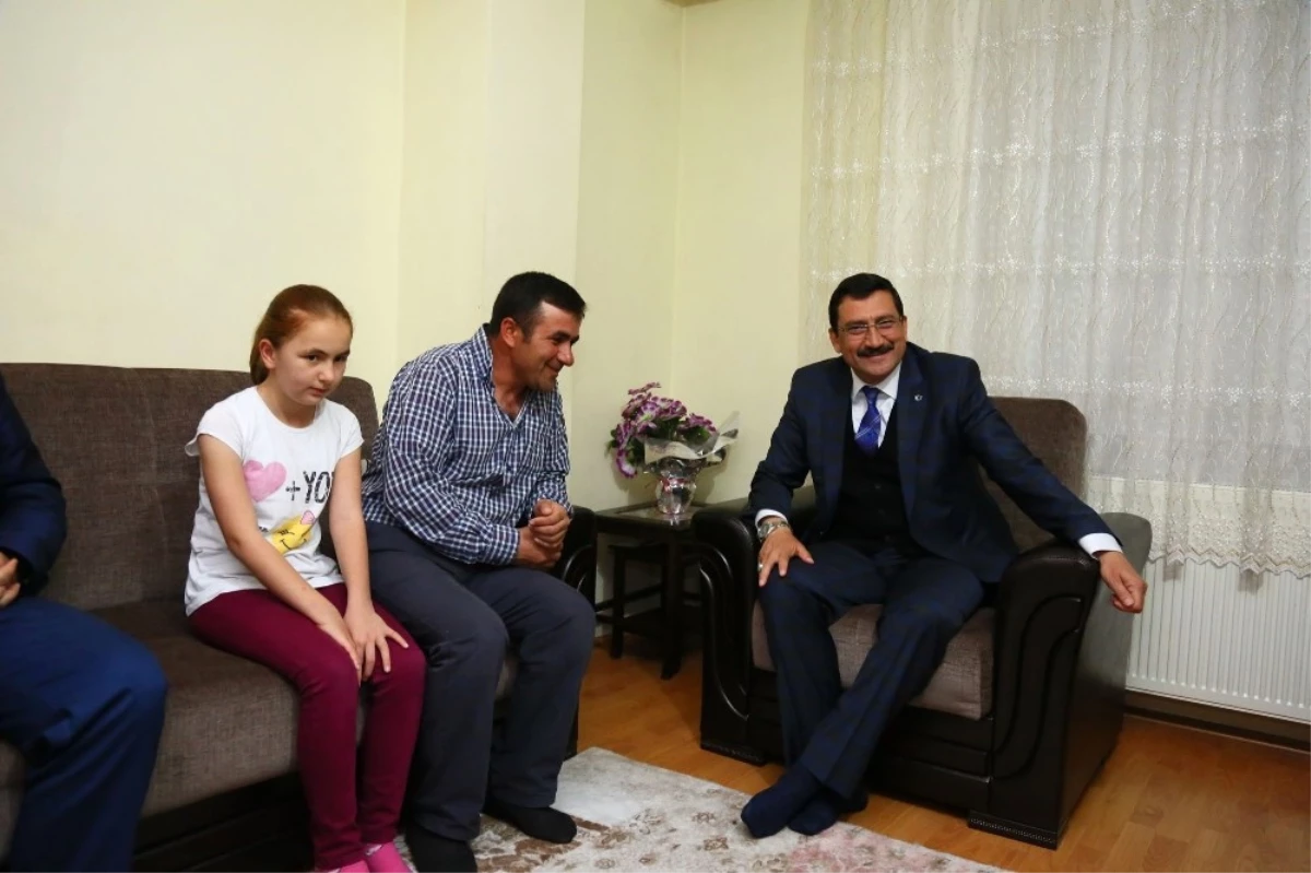 Başkan Mustafa Ak, İsimbay Ailesine Ramazan Konuğu Oldu