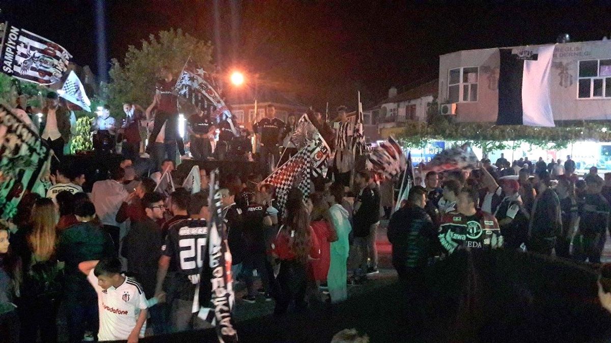 Başkan Uyan Beşiktaş\'ın Şampiyonluğunu Kutladı