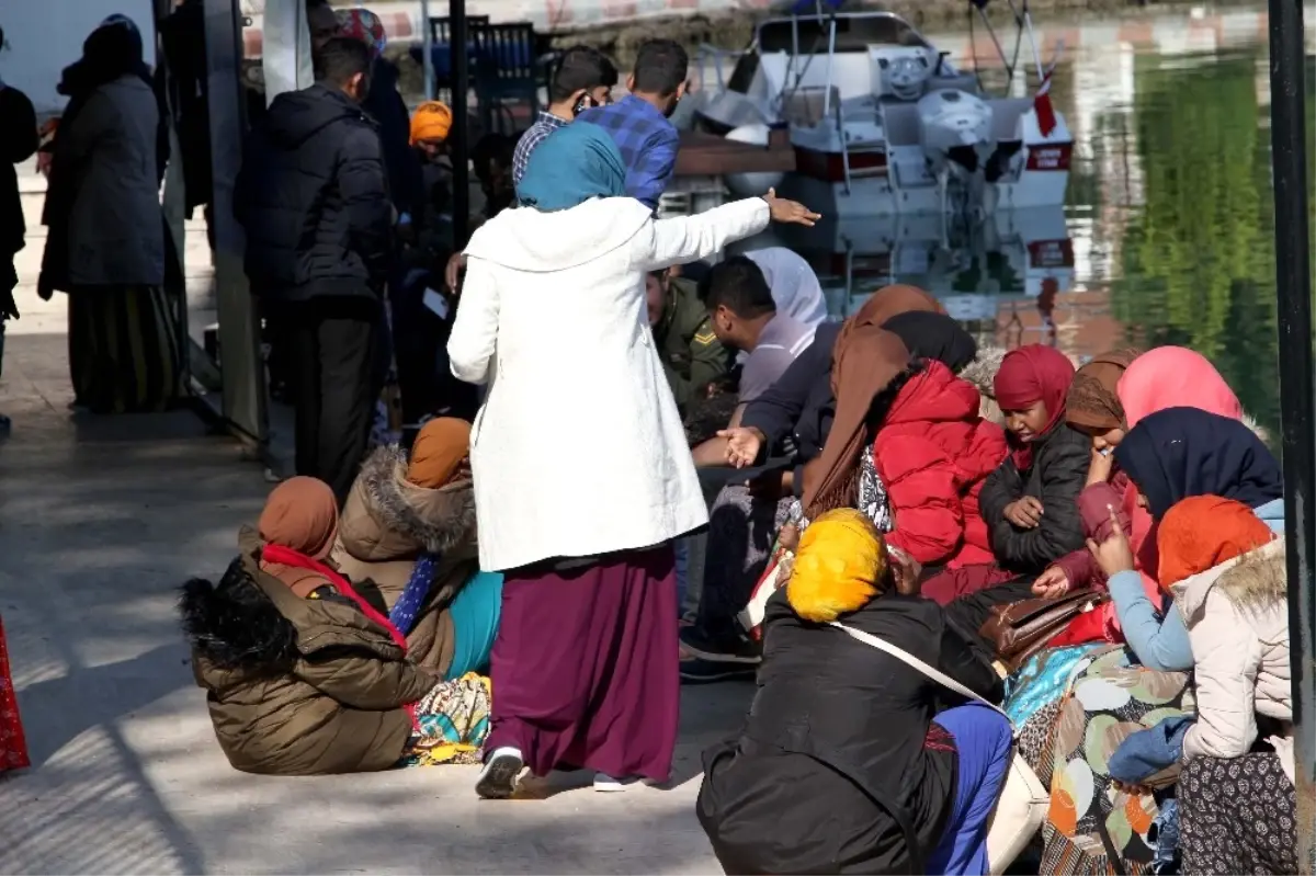 Batmak Üzere Olan Teknedeki 466 Kaçak Göçmeni Türk Gemisi Kurtardı