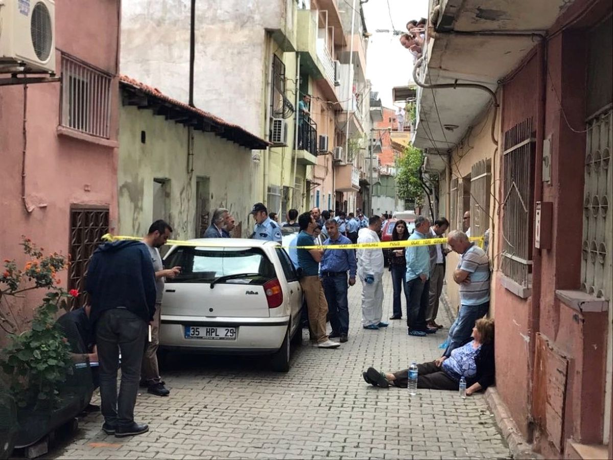 Cinnet Geçiren Baba Karısını ve 5 Yaşındaki Kızını Öldürdü