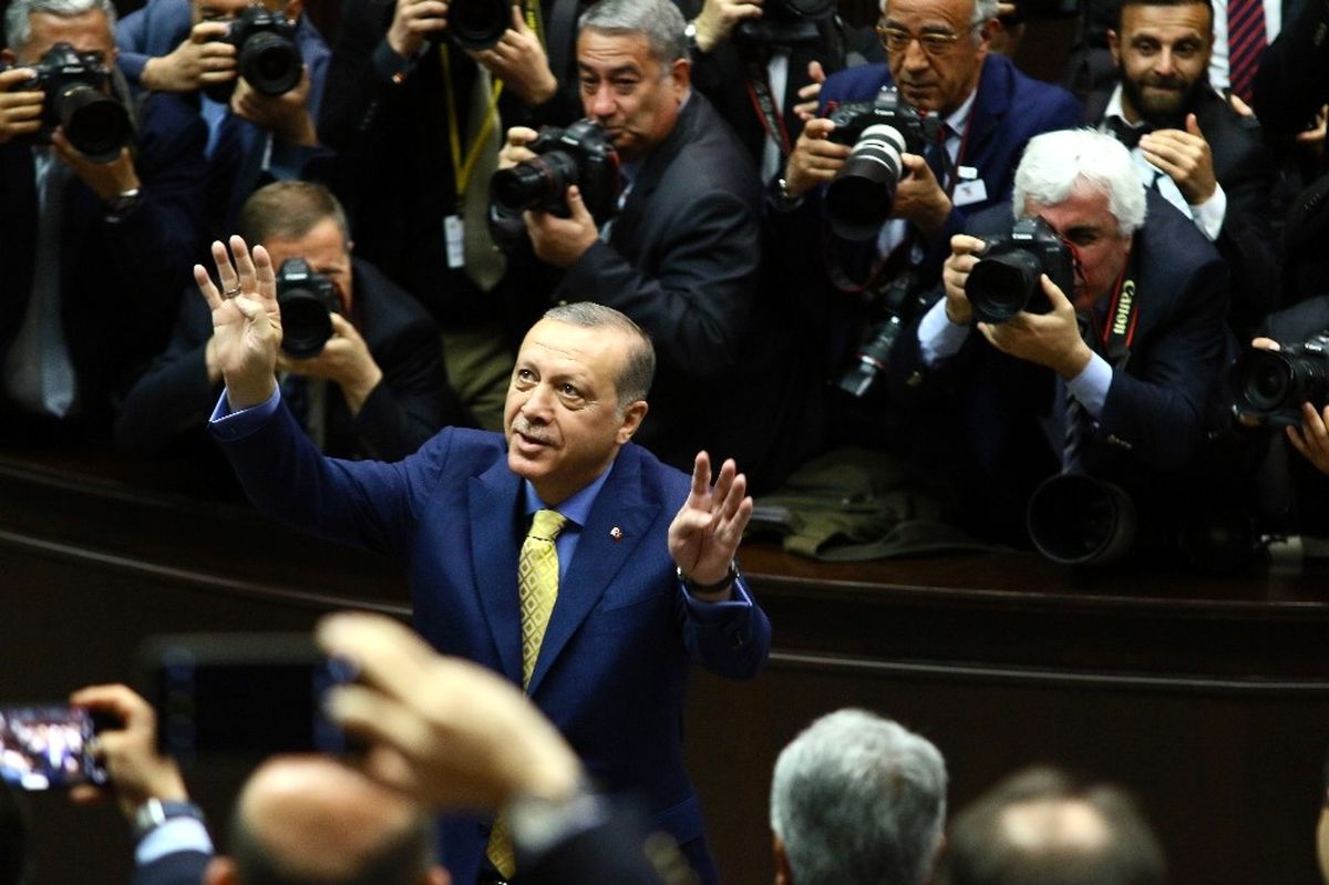 Cumhurbaşkanı Erdoğan, AK Parti Grup Toplantı Salonunda Büyük Bir Coşkuyla Karşılandı