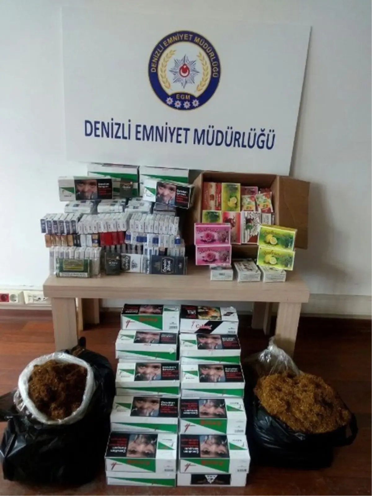 Denizli Polisinden Kaçak Sigara ve Akaryakıt Operasyonu