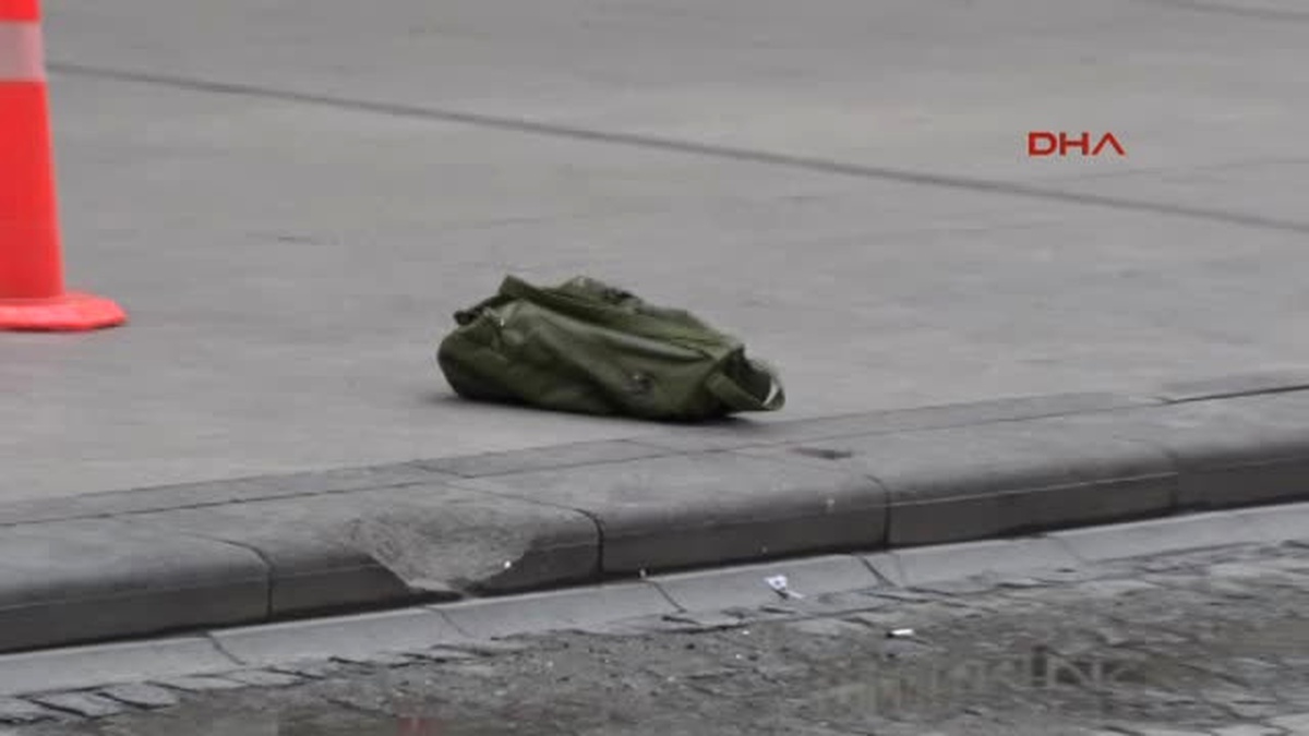 Dha İstanbul - Çanta Fünye ile Patlatıldı, Onlar Tavla Oynamaya Devam Etti