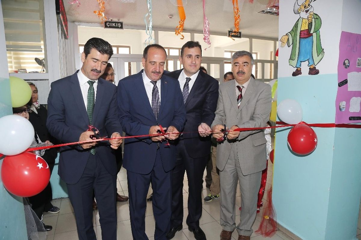 Gölbaşı Belediye Başkanı Duruay, Tübitak 4006 Bilim Fuarı\'nda