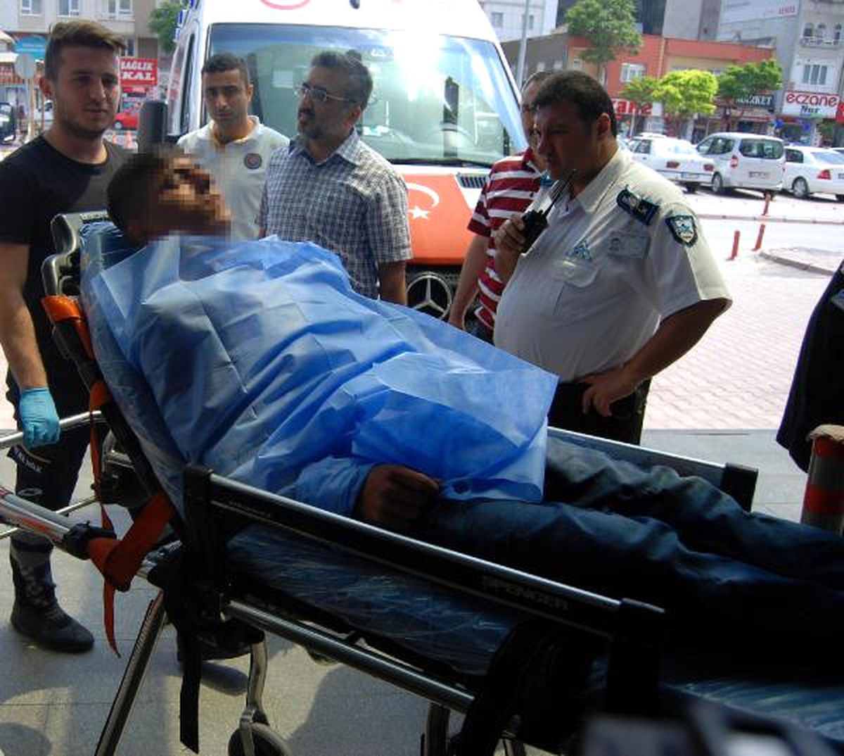 Kayseri\'de 16 Yaşındaki Genç Bıçaklı Saldırıda Yaralandı
