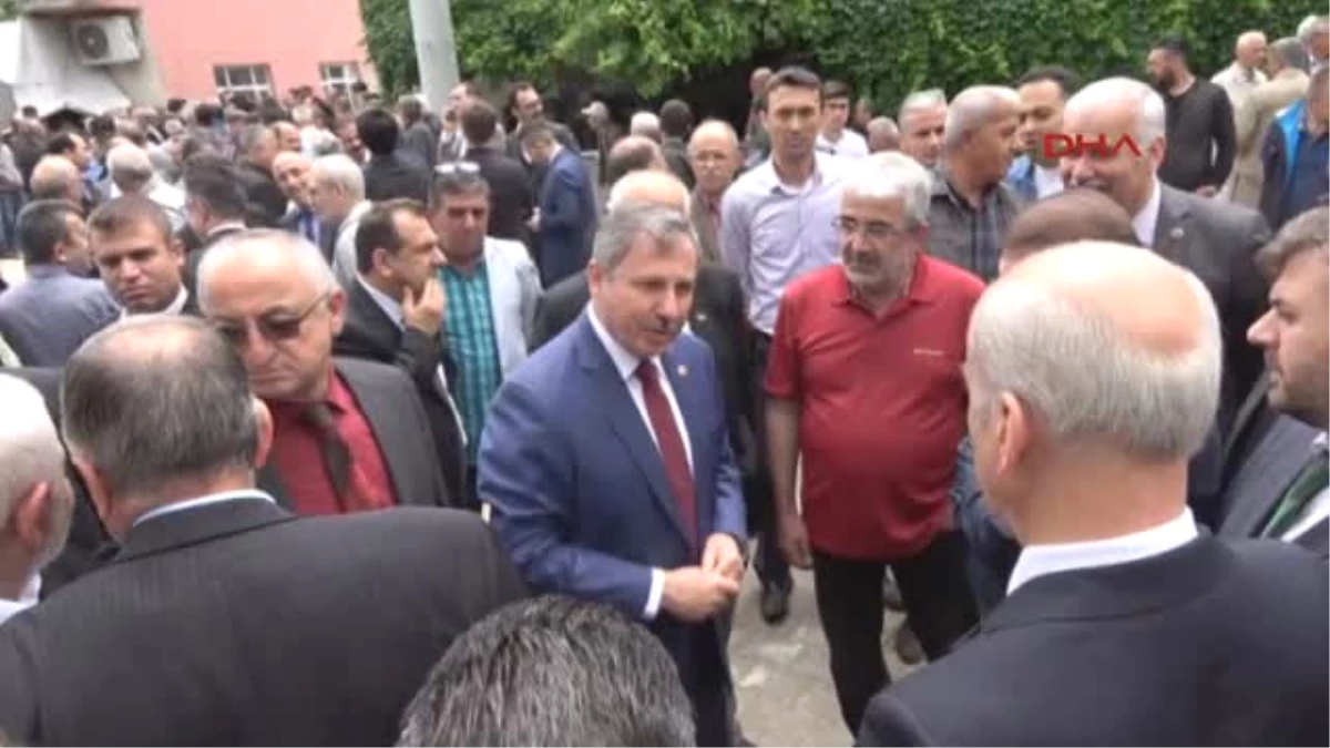 Manisa Ahmet Er\'in Cenazesine Yoğun Katılım