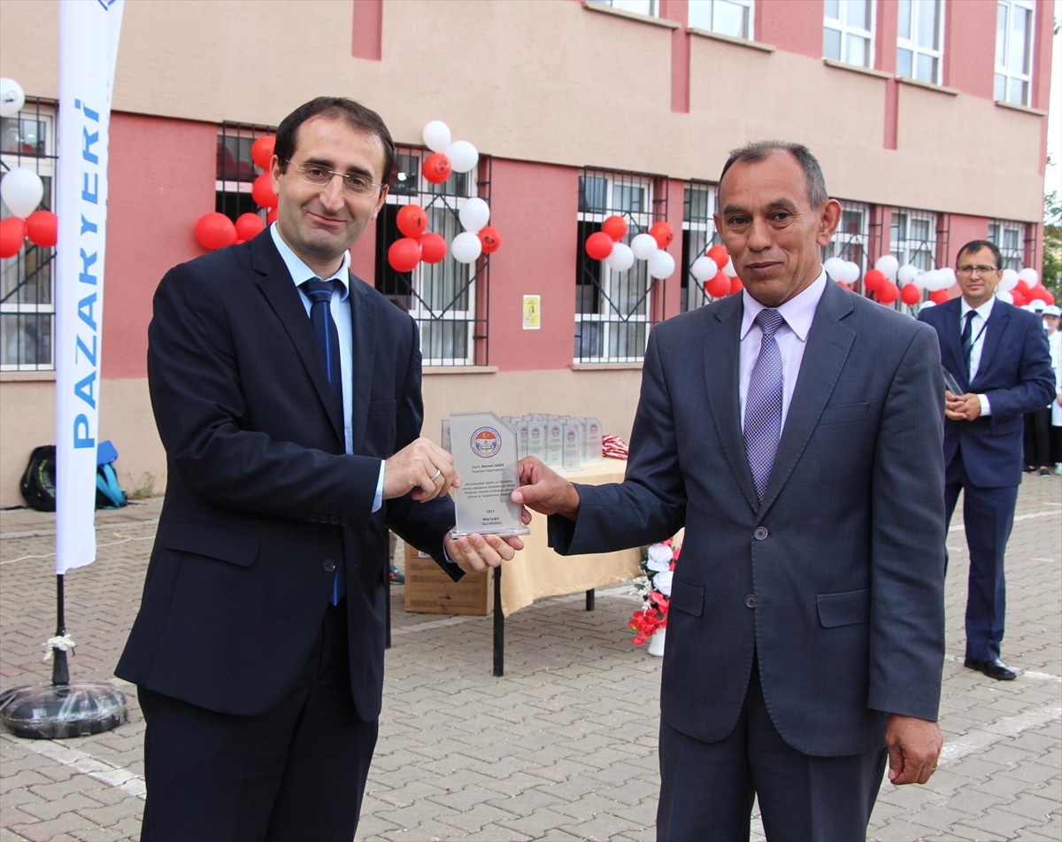 Pazaryeri\'nde "4006 Tübitak Bilim Fuarı"