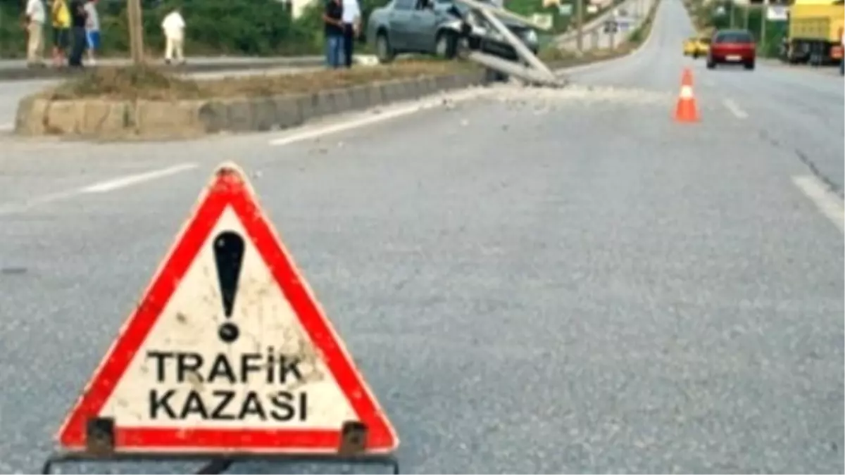 Sungurlu\'da Trafik Kazası: 2 Yaralı