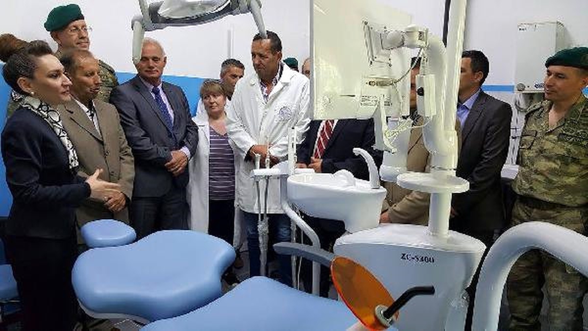 Türk Askeri Kosova\'da Boşnak Köyünün Sağlık Ocağını Onardı