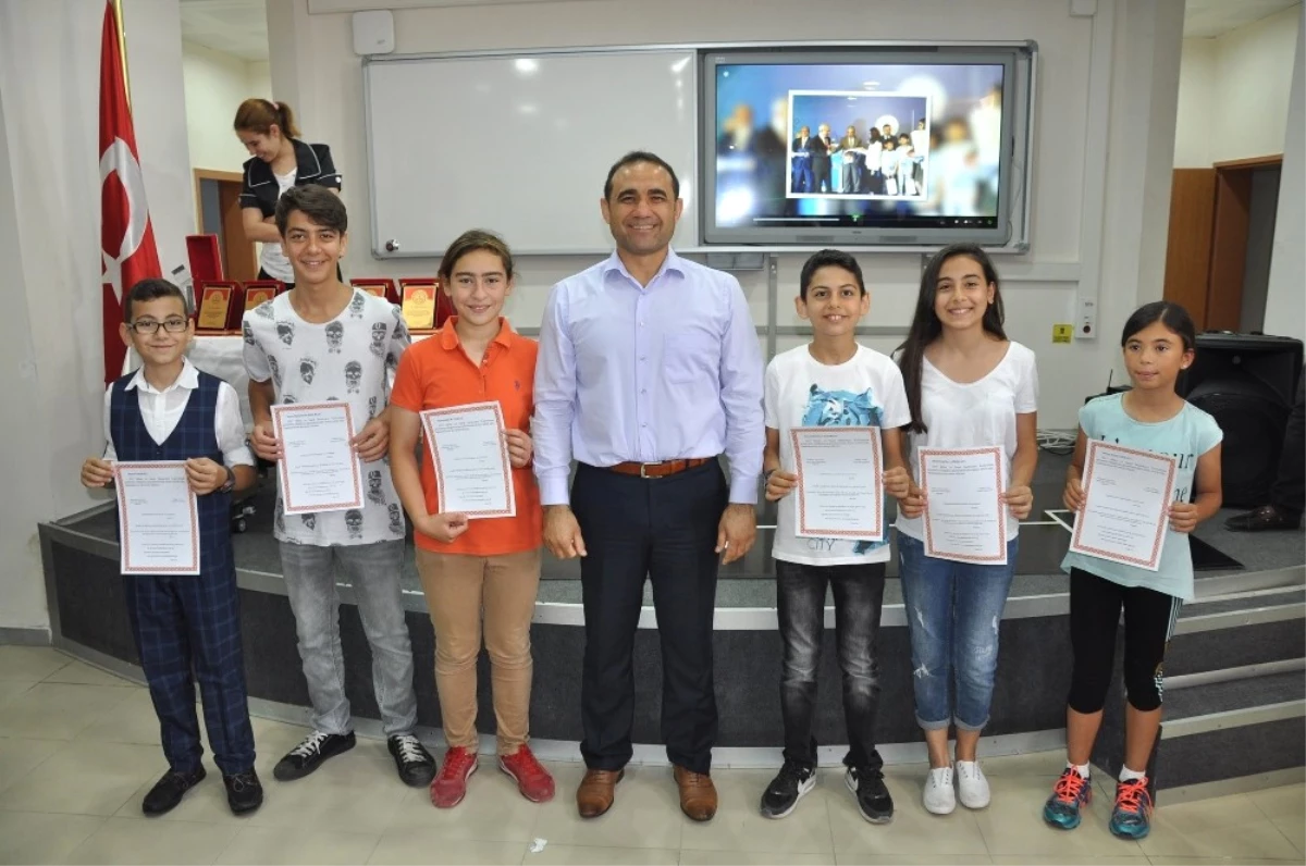 Türkiye Şampiyonu Öğrenciler Ödüllendirildi