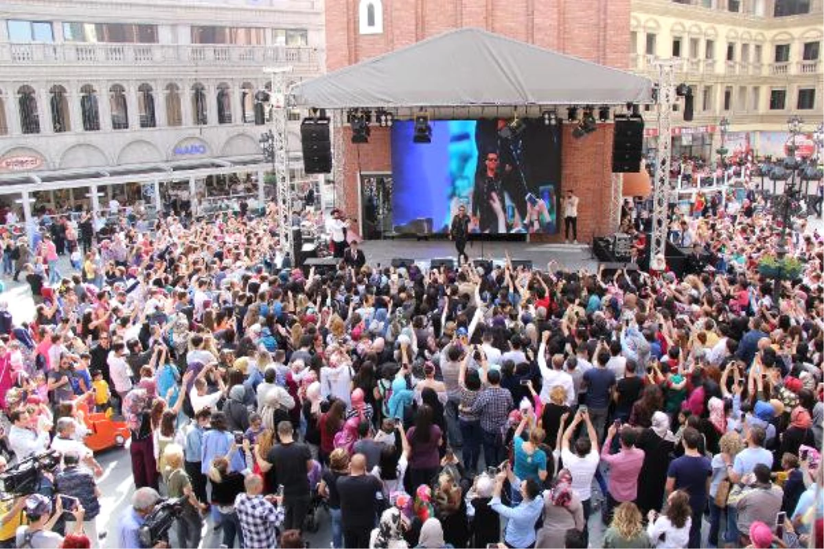 Venedik Alışveriş Karnavalı Ziyaretçi Rekoruna Koştu