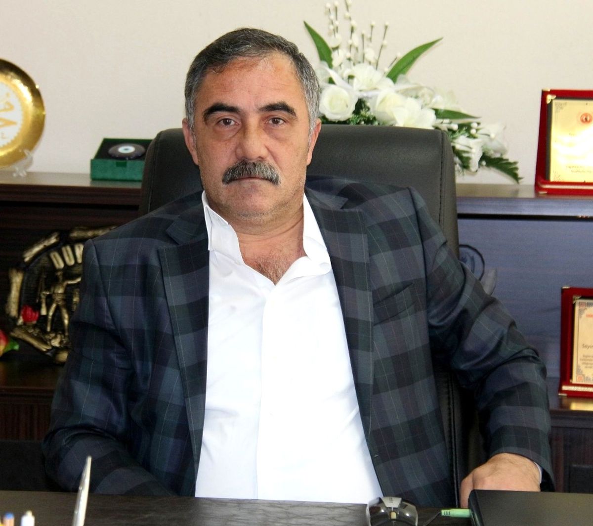 Yabancı İsimli Tabela" Tartışması