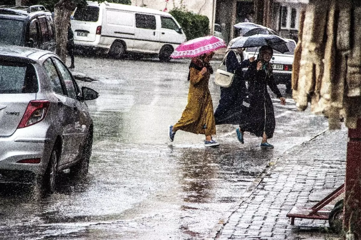 Yağış Hayatı Olumsuz Etkiliyor