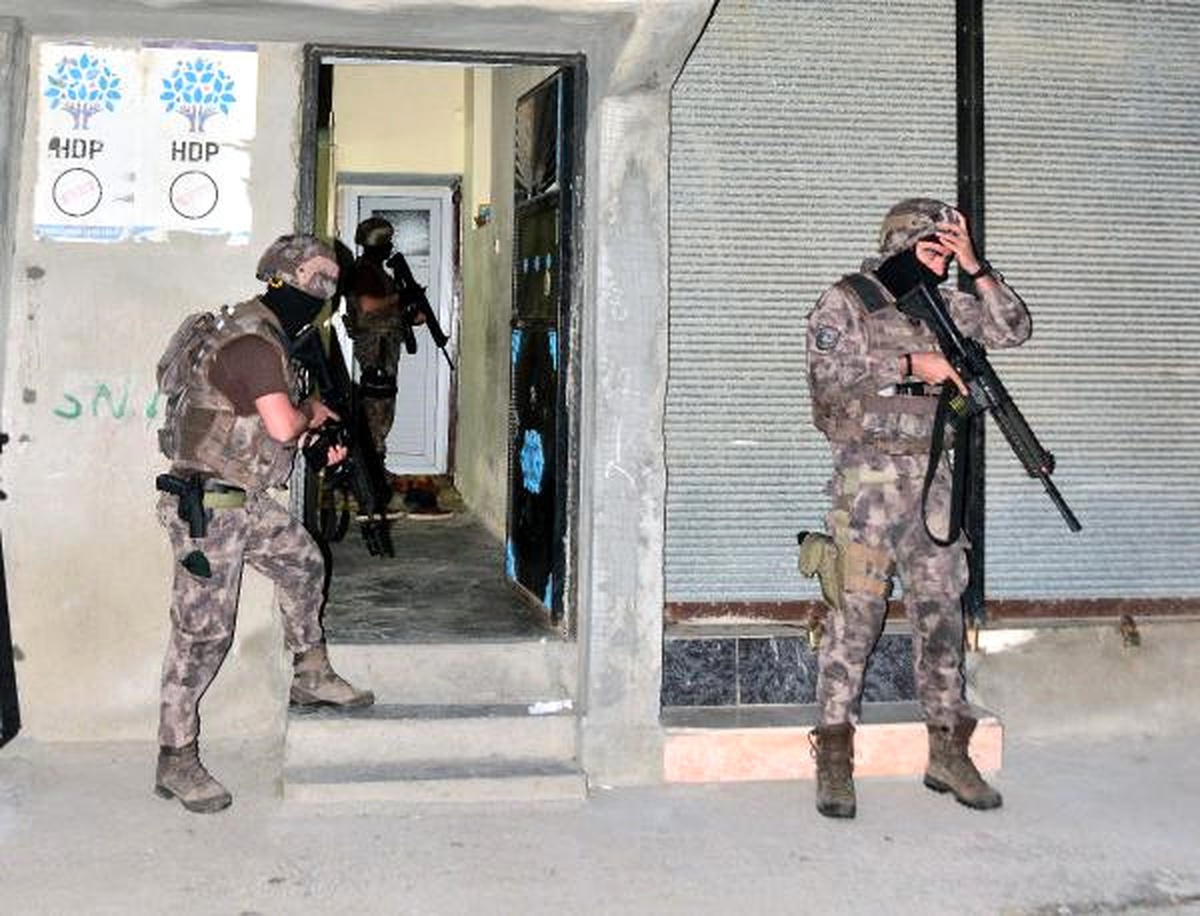 Adana\'da PKK Operasyonu: 16 Gözaltı