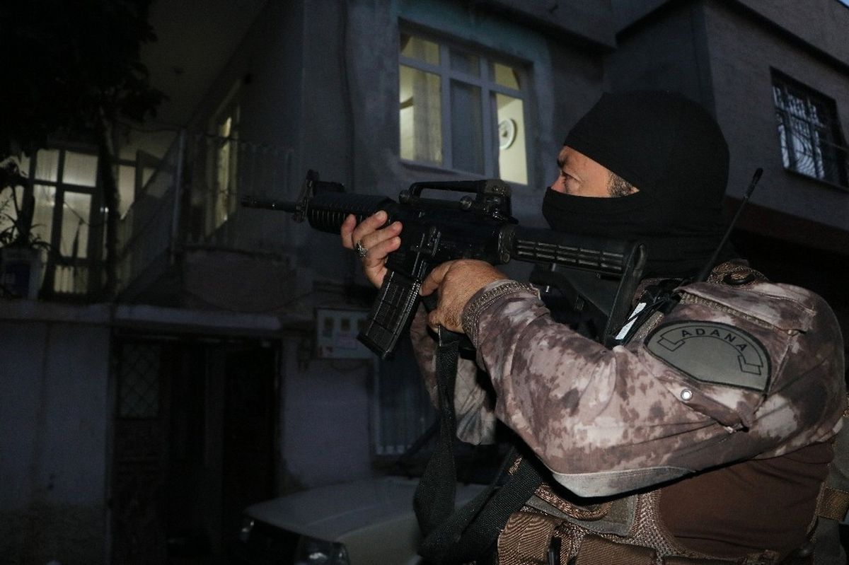 Adana Terör Örgütü PKK\'ya Operasyon: 16 Gözaltı