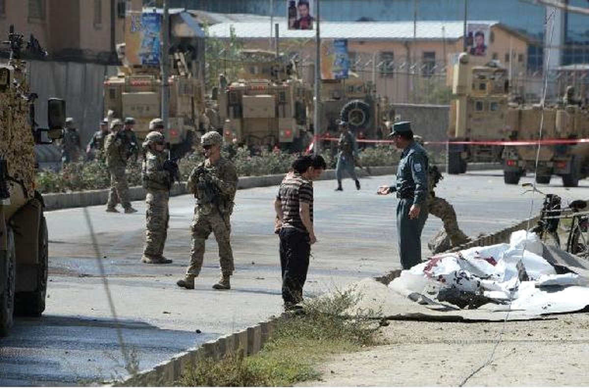 Afganistan\'ın Başkenti Kabil\'de Meydana Gelen Bombalı Saldırıda Çok Sayıda Ölü ve Yaralı Var.