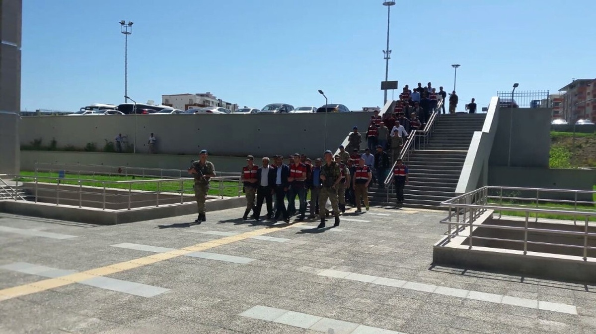 Akaryakıt Firmalarına PKK Operasyonunda 8 Tutuklama