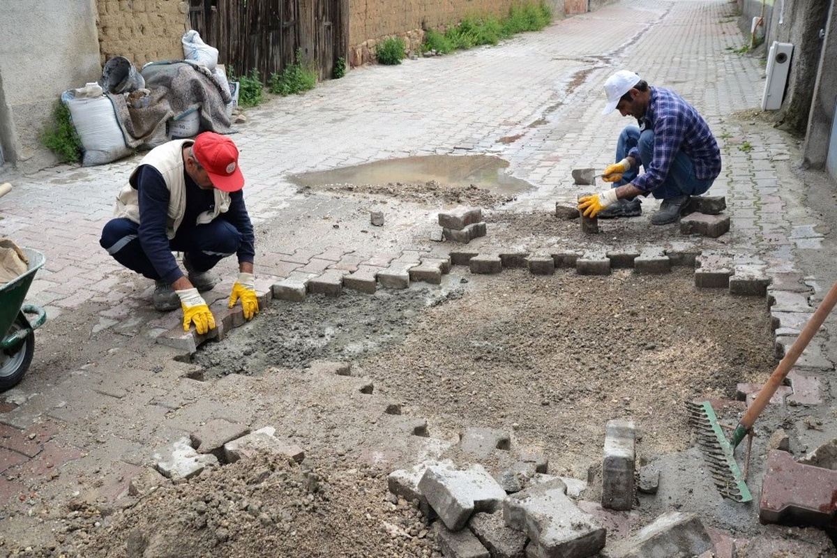 Asfalt Yama ve Kilit Taşı Yenileme Çalışmaları Hızla Devam Ediyor