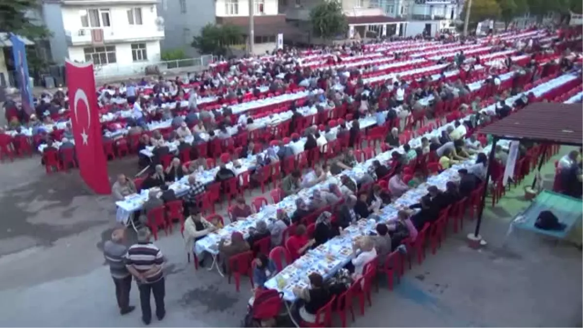 Ayvacık\'ta Depremzedelere Iftar