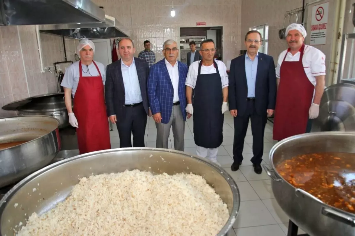 Bafra Belediyesinden 5 Bin Kişiye Yemek Yardımı