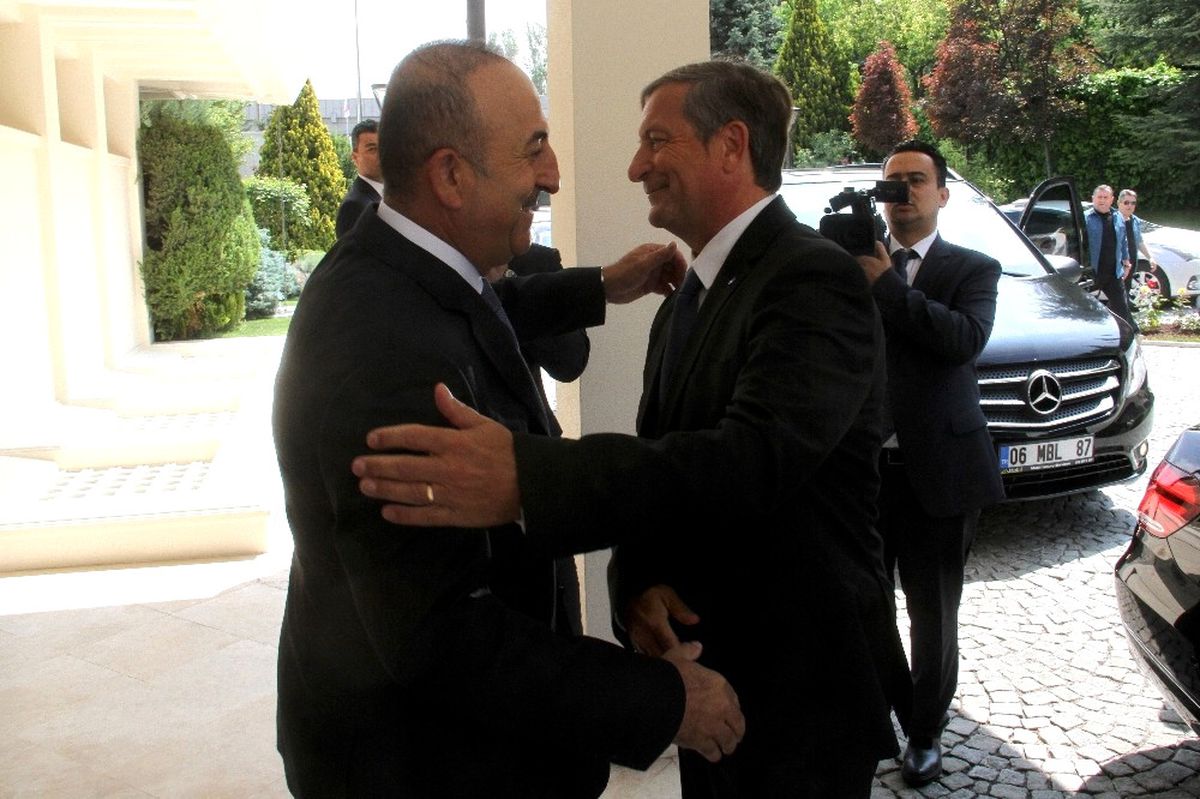 Bakan Çavuşoğlu, Slovenya Dışişleri Bakanı Erjavec ile Bir Araya Geldi