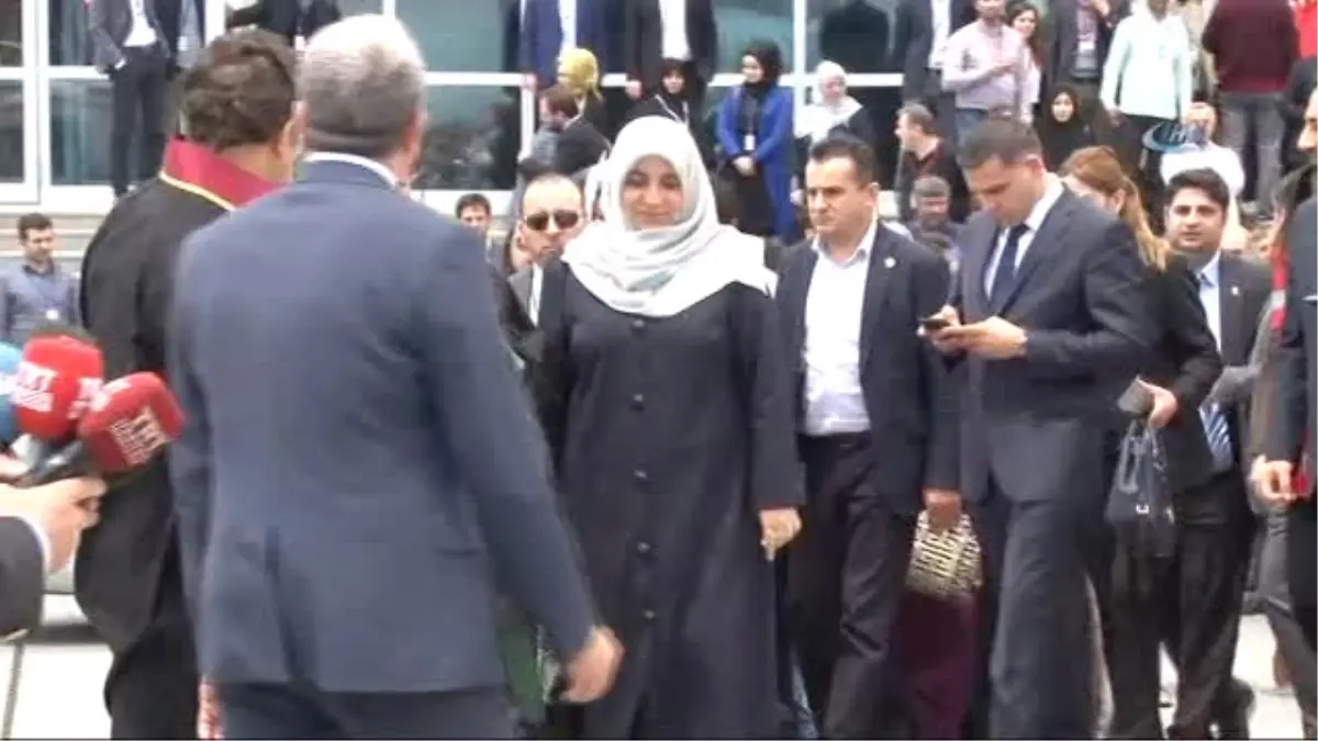 Bakan Fatma Betül Sayan Kaya: " İçeride Bir Tiyatro Oynanıyor.