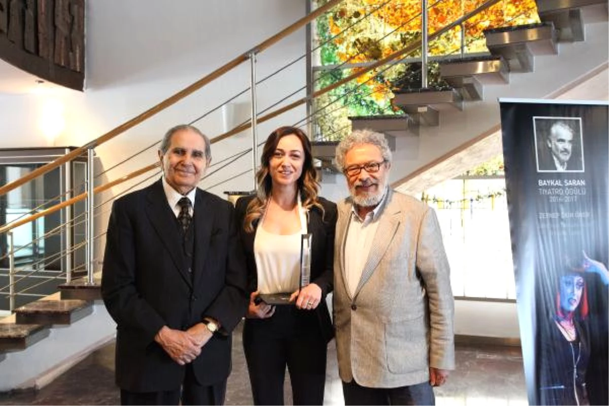 Baykal Saran Tiyatro Ödülü Zeynep Ekin Öner\'in