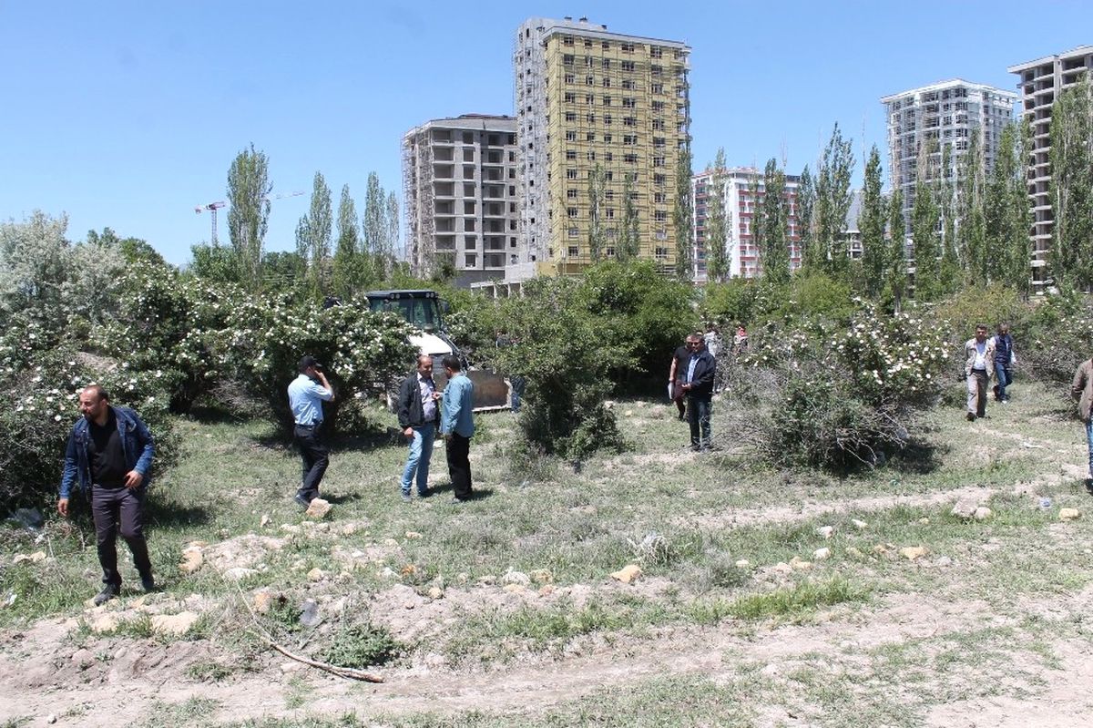 Birini Öldürüp Gömdük\' Diyen Mahkumların Tarif Ettiği Yerde Ceset Arandı