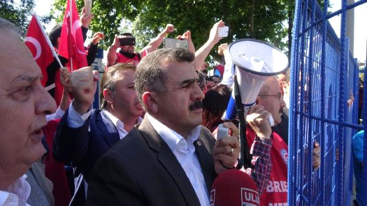Cam İşçilerinden Grevin Yasaklanmasına Tepki