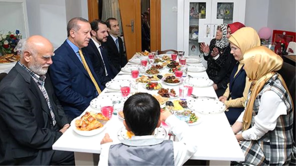 Cumhurbaşkanı Erdoğan\'dan Şehit Ailelerine Ziyaret