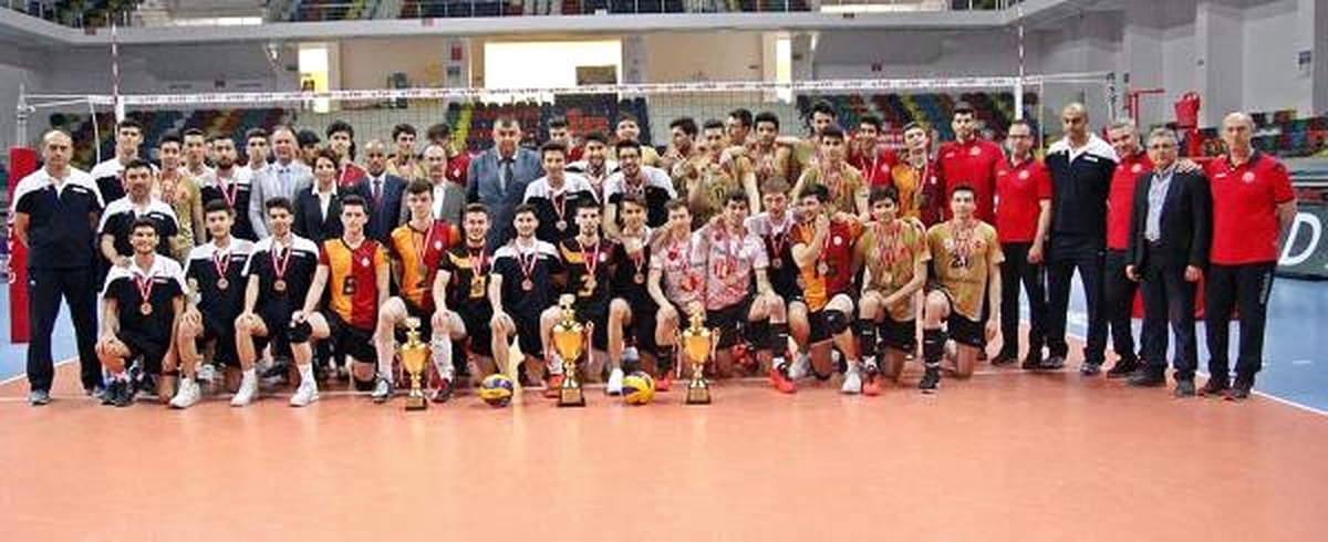 Festival Voleybol\'da Genç Erkeklerde Şampiyon Ziraat Bankası