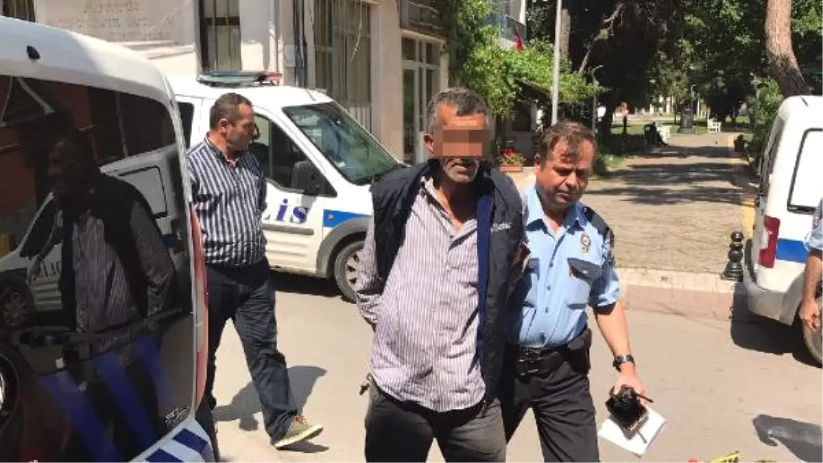 Gasp Zanlısını Yakalayan Polisi Görüp Kaçınca Gözaltına Alındılar