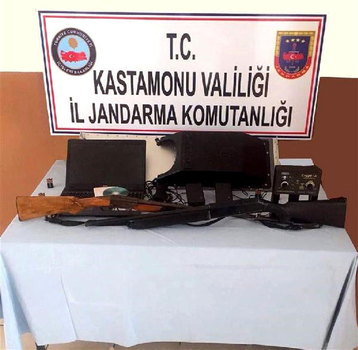 Kastamonu\'da Suç Örgütüne Operasyon: 10 Gözaltı